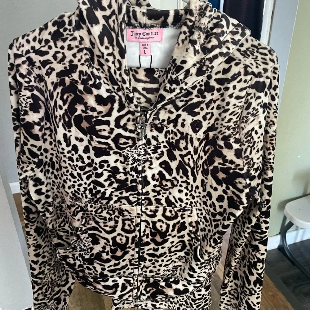 Juicy Couture Black and Cream Ocelot-Print Wide-Leg Pant track suit - Picture 3 of 4